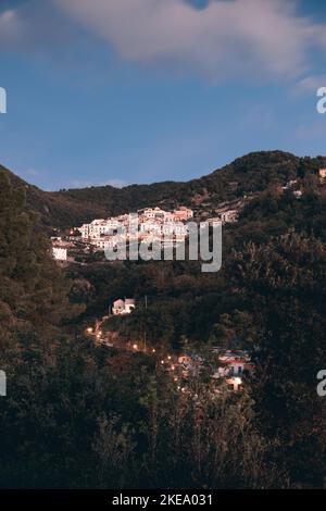 raito, amalfi Küstendorf am Meer Stockfoto