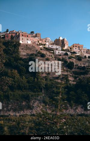 raito, amalfi Küstendorf am Meer Stockfoto