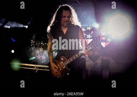 US Rock Legends SKID ROW, Live-Auftritt in Hard Rock Hell XV, November 2022, Fotos von John Lambeth. Stockfoto