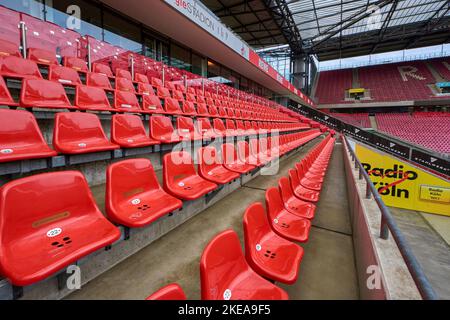 Besuch des RheinEnergiestadions - der offizielle Spielplatz des FC Köln Stockfoto