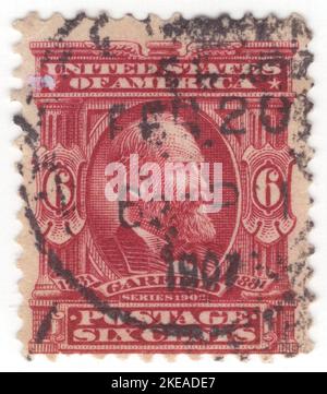 USA - 1903: Eine 6-Cent-Briefmarke mit einem Porträt von James Abram Garfield, dem Präsidenten der Vereinigten Staaten von 20., der vom 4. März 1881 bis zu seinem Tod sechs Monate später diente, zwei Monate nachdem er von einem Attentäter angeschossen wurde. Er war Rechtsanwalt und General des Bürgerkriegs und diente neun Amtszeiten im Repräsentantenhaus und war das einzige sitzende Mitglied des Repräsentantenhauses, das zum Präsidenten gewählt wurde. Vor seiner Kandidatur für das Weiße Haus war er von der Ohio-Generalversammlung in den US-Senat gewählt worden, eine Position, die er ablehnte, als er zum Präsidenten gewählt wurde Stockfoto