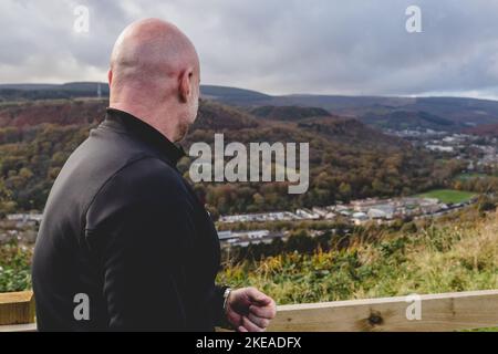 RHONDDA, WALES - 09. NOVEMBER 2022: Wales’ Cheftrainer Robert Page nimmt während der Ankündigung des Cymru-Kaders für das Rhondda-Tal Interviews mit dem Rhondda-Tal ab Stockfoto