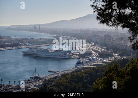 Hafen von Málaga von oben gesehen. Spanien. Stockfoto