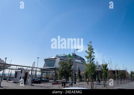 Die Kreuzfahrt Aida Stella dockte am Lissabonner Kreuzfahrtterminal in Po an Stockfoto
