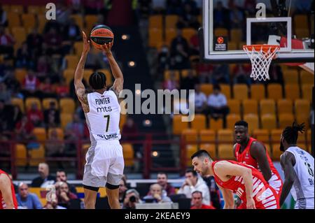 Athen, Lombardei, Griechenland. 10.. November 2022. 7 KEVIN PUNTER von Partizan während der Euroleague, Runde 7, Spiel zwischen Olympiacos Piraeus und Partizan im Friedens- und Freundschaftsstadion am 10. November 2022 in Athen, Griechenland. (Bild: © Stefanos Kyriazis/ZUMA Press Wire) Stockfoto