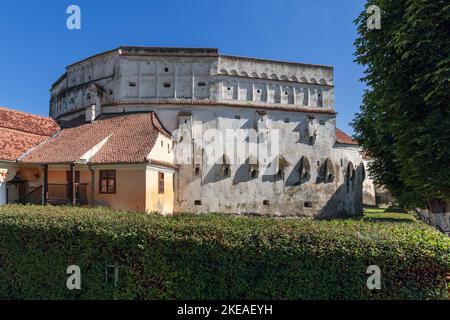 Die Festungskirche von Evangelical Prejmer (Biserica Fortificata) wurde im 13.. Jahrhundert im Dorf Prejmer (Tartlau) im Kreis Brașov in Siebenbürgen erbaut Stockfoto