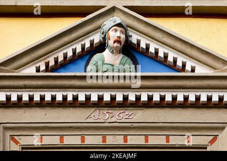 Ein sogenannter Gaffelkopf an der Fassade des Hauses zum Roten Ochsen, Deutschland, Thüringen, Erfurt Stockfoto