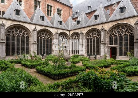 Kreuzgang Garten der historischen Abtei, Middelburg, Zeeland, Niederlande, Europa Stockfoto