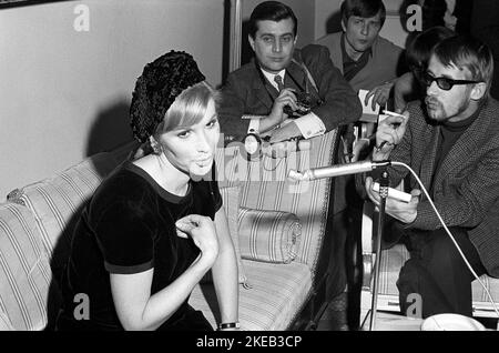 Susan Hampshire. CBE. Englische Schauspielerin geboren am 12. Mai 1937. Hier in Schweden 1968 im Zusammenhang mit der BBC-tv-Serie The Forsyte Saga, in der sie in der Rolle von Fleur spielte. Die Serie wurde ursprünglich in 26 Folgen am samstagabend mit Start 7 januar 1967 gezeigt. Schweden 1968. Conard Ref. 5544 Stockfoto