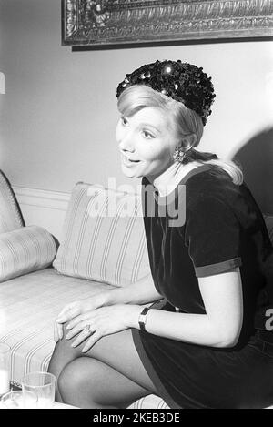 Susan Hampshire. CBE. Englische Schauspielerin geboren am 12. Mai 1937. Hier in Schweden 1968 im Zusammenhang mit der BBC-tv-Serie The Forsyte Saga, in der sie in der Rolle von Fleur spielte. Die Serie wurde ursprünglich in 26 Folgen am samstagabend mit Start 7 januar 1967 gezeigt. Schweden 1968. Conard Ref. 5544 Stockfoto