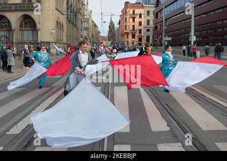 Breslau, Breslau, Polen. 11.. November 2022. Am 11. November feiert Polen den Nationalen Unabhängigkeitstag. Viele Polen gingen auf Straßenmärsche, um ihre Unabhängigkeit zu feiern. (Bild: © Krzysztof Zatycki/ZUMA Press Wire) Stockfoto