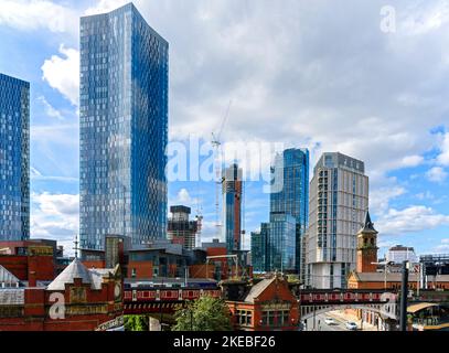 Der Deansgate Square, The Blade, Elizabeth Tower-Victoria Residence und die Castle Wharf Wohnblocks, von Deansgate, Manchester, England, Großbritannien Stockfoto