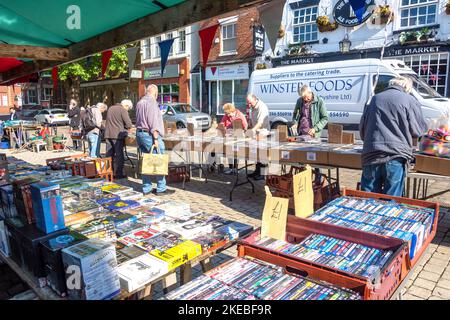 DVD- und CD-Stand auf dem Chesterfield Market, Market Hall New Square, Chesterfield, Derbyshire, England, Großbritannien Stockfoto