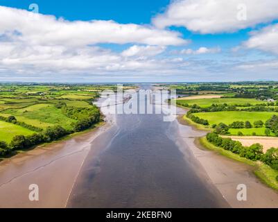 Luftaufnahme des Flusses Moy bei Ballina in der Grafschaft Mayo - Republik Irland. Stockfoto