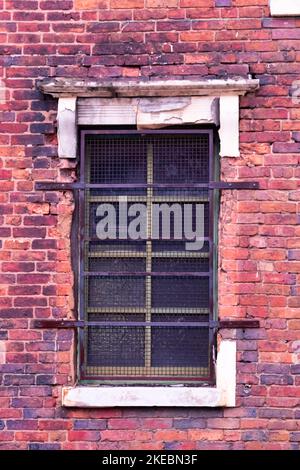 Fenster und Mauerwerk im Jewelry Quarter, Birmingham, Großbritannien Stockfoto