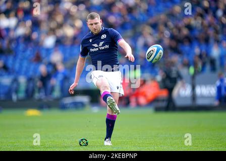 Fileboto vom 12-03-2022 von Finn Russell, der am Sonntagsshowdown mit Neuseeland im BT Murrayfield direkt in die Scotland XV gehen wird. Ausgabedatum: Freitag, 11. November 2022. Stockfoto