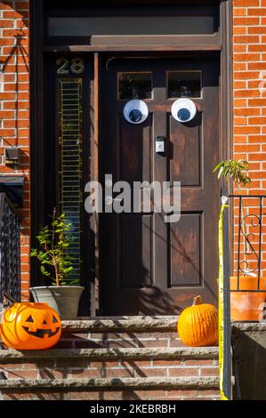 Halloween Dekorationen in Windsor Terrace Brooklyn NYC Stockfoto