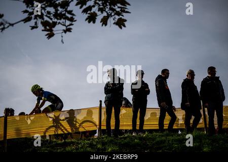 Niel, Belgien, Freitag, 11. November 2022. Illustration Aufnahme während des Elite-Rennens der Frauen beim Cyclocross-Rennen „Jaarmarktcross“ in Niel, Rennen 2/8 des Superprestige-Wettbewerbs, Freitag, 11. November 2022. BELGA FOTO JASPER JACOBS Stockfoto