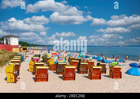 Lebhafter Strand im Ostseebad Binz. Rügen, Mecklenburg-Vorpommern, Deutschland, Europa Stockfoto