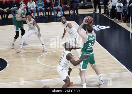 Tyles CAVANAUGH von Zalgiris Kaunas und Charles KAHUDI von Lyon und Alex TYUS von Lyon und Zacchie RISACHER von Lyon und Laurynas BIRUTIS von Zalgiris Kaunas während des Euroleague-Basketballspiels von Turkish Airlines zwischen LDLC ASVEL Villeurbanne und Zalgiris Kaunas am 10. November 2022 im Astroballe in Villeurbanne, Frankreich - Foto: Romain Biard/DPPI/LiveMedia Stockfoto