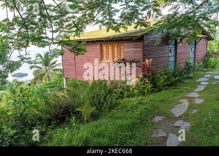 Nordamerika, Karibik, Großantillen, Hispaniola Island, Dominikanische Republik, Sama, malerisches Holzhaus im Boutique Hotel Hacienda Cocuyo Stockfoto