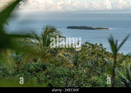 Nordamerika, Karibik, Großantillen, Hispaniola Island, Dominikanische Republik, Sama, Blick vom Boutique Hotel Hacienda Cocuyo auf Cayo Levantado Stockfoto