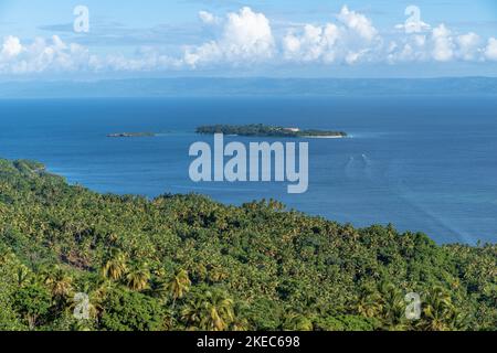 Nordamerika, Karibik, Großantillen, Hispaniola Island, Dominikanische Republik, Sama, Blick vom Boutique Hotel Hacienda Cocuyo auf Bacardi Island Cayo Levantado Stockfoto