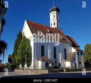 Raisting, Kirche St. Remigius, erbaut 1692 bis 1696, Gemeinde Weilheim-Schongau, umgebaut 1766 von Michael Natter Stockfoto