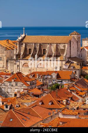 DUBROVNIK, KROATIEN, EUROPA - Kirche des heiligen Ignatius, oben, in der ummauerten Festungsstadt Dubrovnik an der Dalmatiner Küste. Stockfoto