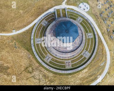 Italien, Venetien, Provinz Belluno, Livinallongo del Col di Lana. Österreichisch-ungarischer und deutscher Kriegsfriedhof in der Nähe des Pordoi-Passes, Dolomiten Stockfoto