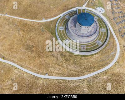 Italien, Venetien, Provinz Belluno, Livinallongo del Col di Lana. Österreichisch-ungarischer und deutscher Kriegsfriedhof in der Nähe des Pordoi-Passes, Dolomiten Stockfoto