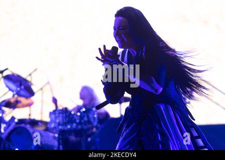 Mailand, Italien. 10.. November 2022. Amy Lee von der amerikanischen Rockband Evanescence tritt live im Mediolanum Forum auf Credit: SOPA Images Limited/Alamy Live News Stockfoto