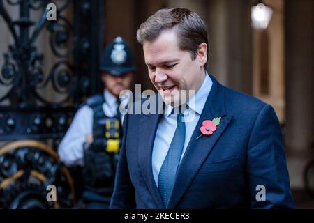 Downing Street, London, Großbritannien. 8.. November 2022. Der Abgeordnete Robert Jenrick, Staatsminister (Minister für Einwanderung) im Innenministerium, nimmt an der Wochenzeitung Teil Stockfoto