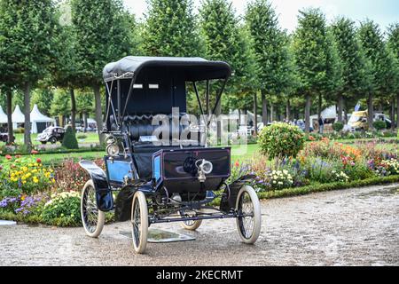 Schwetzingen, Baden-Württemberg, Deutschland, Concours d'Elégance im barocken Schlosspark, Vintage Grout Steamer, USA 1900, Dampfantrieb, 1-Zylinder, 6,5 ps, 320 kg, 35 km h, Classic Gala, Stockfoto