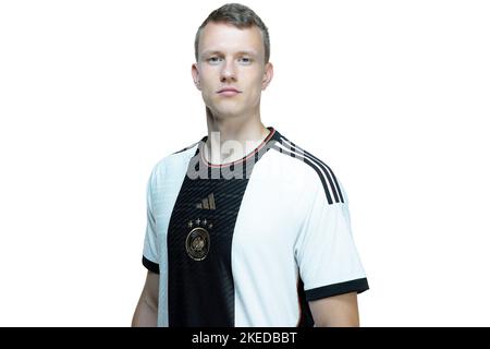 Frankfurt Am Main, Deutschland. 31.. Mai 2022. Lukas Klostermann, Einzelbild, Einzelbild beschnitten, Porträt, Porträt, Hochformat. DFB-Nationalmannschaft der Herren, Deutschland, Deutschland, Kader für die FIFA-Weltmeisterschaft in Katar 2022, Kader für die FIFA-Weltmeisterschaft in Katar, 2022, Frankfurt am Main, 22.. März 2022, Quelle: Thomas Boecker/DFB via/dpa/Alamy Live News Stockfoto