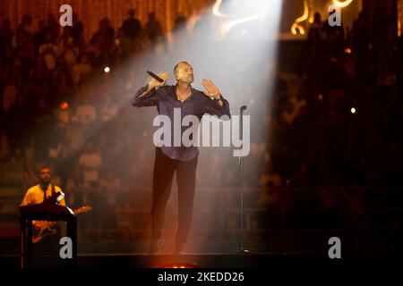 Eboli, Salerno, Italien. 11.. November 2022. Der italienische Sänger und Songwriter Biagio Antonacci tritt während der ''Palco Centrale''-Tournee in Palasele am 11. November 2022 in Eboli, Italien, auf (Bildquelle: © Francesco Luciano/ZUMA Press Wire) Bildquelle: ZUMA Press, Inc./Alamy Live News Stockfoto