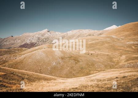 Wunderschöne Landschaft des Gran Sasso Nationalparks in Campo Imperatore, Abruzzen, Italien Stockfoto