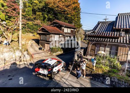 18 KATSUTA Takamoto (jpn), JOHNSTON Aaron (irl), Toyota Gazoo Racing WRT, Toyota GR Yaris Rally 1, Aktion während der Rallye Japan 2022, 13. Runde der WRC World Rally Car Championship 2022, vom 10. Bis 13. November 2022 in Nagoya, Japan - Foto Nikos Katikis / DPPI Stockfoto