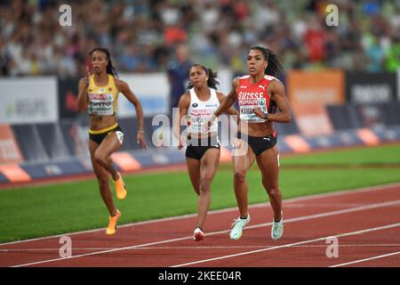 Mujinga Kambundji (Schweiz), Delphine Nkansa (Belgien), Tatjana Pinto (Deutschland). 100 m Halbfinale für Frauen. Europameisterschaften München 2022 Stockfoto