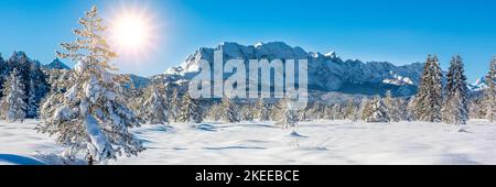 Zugspitze im Wettersteingebirge im Winter Stockfoto