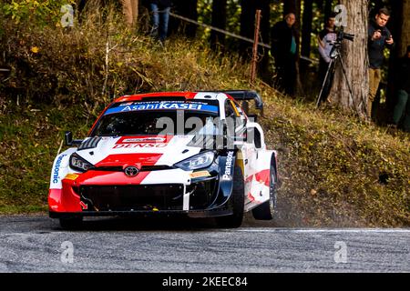 18 KATSUTA Takamoto (jpn), JOHNSTON Aaron (irl), Toyota Gazoo Racing WRT, Toyota GR Yaris Rally 1, Aktion während der Rallye Japan 2022, 13. Runde der WRC World Rally Car Championship 2022, vom 10. Bis 13. November 2022 in Nagoya, Japan - Foto Nikos Katikis / DPPI Stockfoto