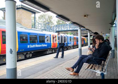 London - November 2022: Brentford Railway Station in Hounslow, West London Stockfoto