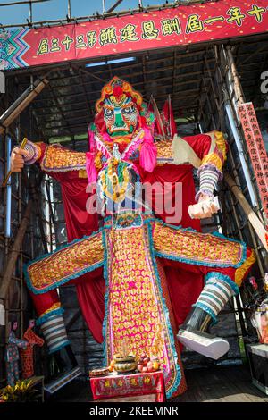 Ein riesiges Bildnis des Geisterkönigs auf dem zehnjährigen Da Jiu Festival-Gelände, kam Tin, New Territories, Hong Kong, 2015 Stockfoto