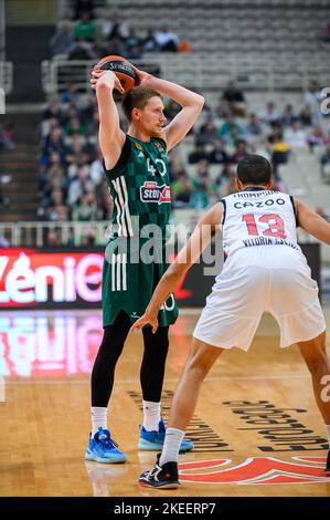 Athen, Lombardei, Griechenland. 12.. November 2022. 40 MARIUS GRIGONIS.of Panathinaikos Athens während der Euroleague, Runde 7, Spiel zwischen Panathinaikos Athens und Cazoo Baskonia im OAKA Stadium am 11. November 2022 in Athen, Griechenland. (Bild: © Stefanos Kyriazis/ZUMA Press Wire) Stockfoto