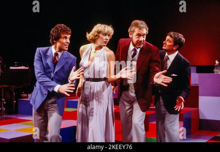 l-r: Martin Connor, Tricia George, Jonathan Adams und Robin Ray in TOMFOOLERY at the Criterion Theatre, London SW1 05/06/1980 Words, music & Lyrics von Tom Lehrer zusammengestellt von Robin Ray & Cameron Mackintosh musikalische Leitung: Chris Walker Design: Adrian Faux Beleuchtung: Andrew Bridge Regie: Gillian Lynne Stockfoto