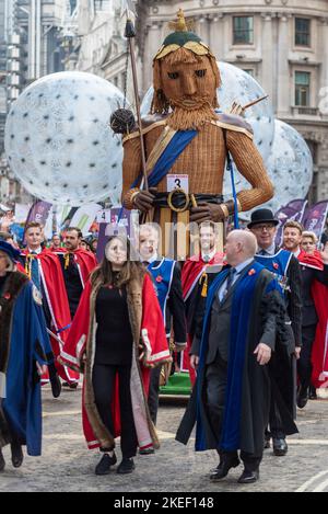 Geflügel, London, Großbritannien. 12. Nov, 2022. Die Lord Mayor’s Show ist über 800 Jahre alt und besteht in der Neuzeit aus tausenden von Teilnehmern, mit Dutzenden von Marschkapellen, Militäreinheiten, Kutschen, Tanztruppen, Hüpfburgen, Riesige Apparationen und zeremonielle Ausstellungen. Stockfoto