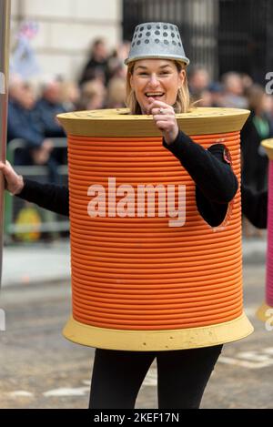 Geflügel, London, Großbritannien. 12. Nov, 2022. Die Lord Mayor’s Show ist über 800 Jahre alt und besteht in der Neuzeit aus tausenden von Teilnehmern, mit Dutzenden von Marschkapellen, Militäreinheiten, Kutschen, Tanztruppen, Hüpfburgen, Riesige Apparationen und zeremonielle Ausstellungen. Stockfoto