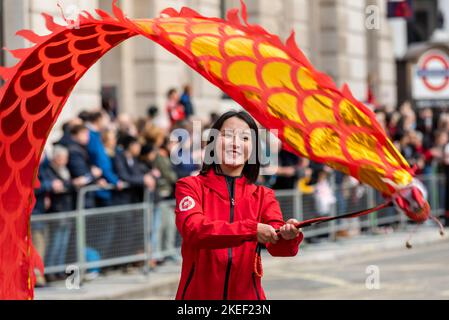 Geflügel, London, Großbritannien. 12. Nov, 2022. Die Lord Mayor’s Show ist über 800 Jahre alt und besteht in der Neuzeit aus tausenden von Teilnehmern, mit Dutzenden von Marschkapellen, Militäreinheiten, Kutschen, Tanztruppen, Hüpfburgen, Riesige Apparationen und zeremonielle Ausstellungen. Stockfoto