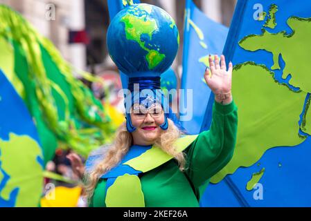 Geflügel, London, Großbritannien. 12. Nov, 2022. Die Lord Mayor’s Show ist über 800 Jahre alt und besteht in der Neuzeit aus tausenden von Teilnehmern, mit Dutzenden von Marschkapellen, Militäreinheiten, Kutschen, Tanztruppen, Hüpfburgen, Riesige Apparationen und zeremonielle Ausstellungen. Stockfoto