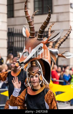 Geflügel, London, Großbritannien. 12. Nov, 2022. Die Lord Mayor’s Show ist über 800 Jahre alt und besteht in der Neuzeit aus tausenden von Teilnehmern, mit Dutzenden von Marschkapellen, Militäreinheiten, Kutschen, Tanztruppen, Hüpfburgen, Riesige Apparationen und zeremonielle Ausstellungen. Stockfoto